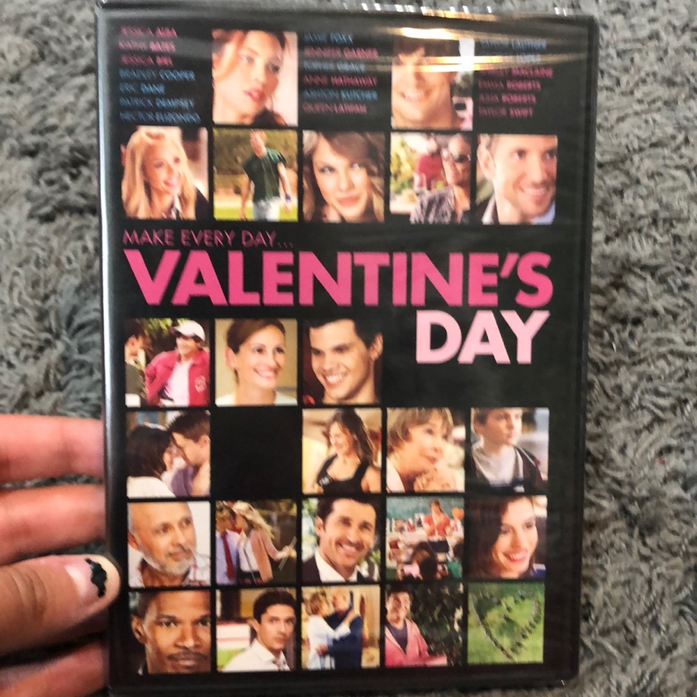 Valentine’s Day DVD. Unopened Rated PG-13